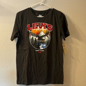 NWT  Levis made to last graphic tee size XL